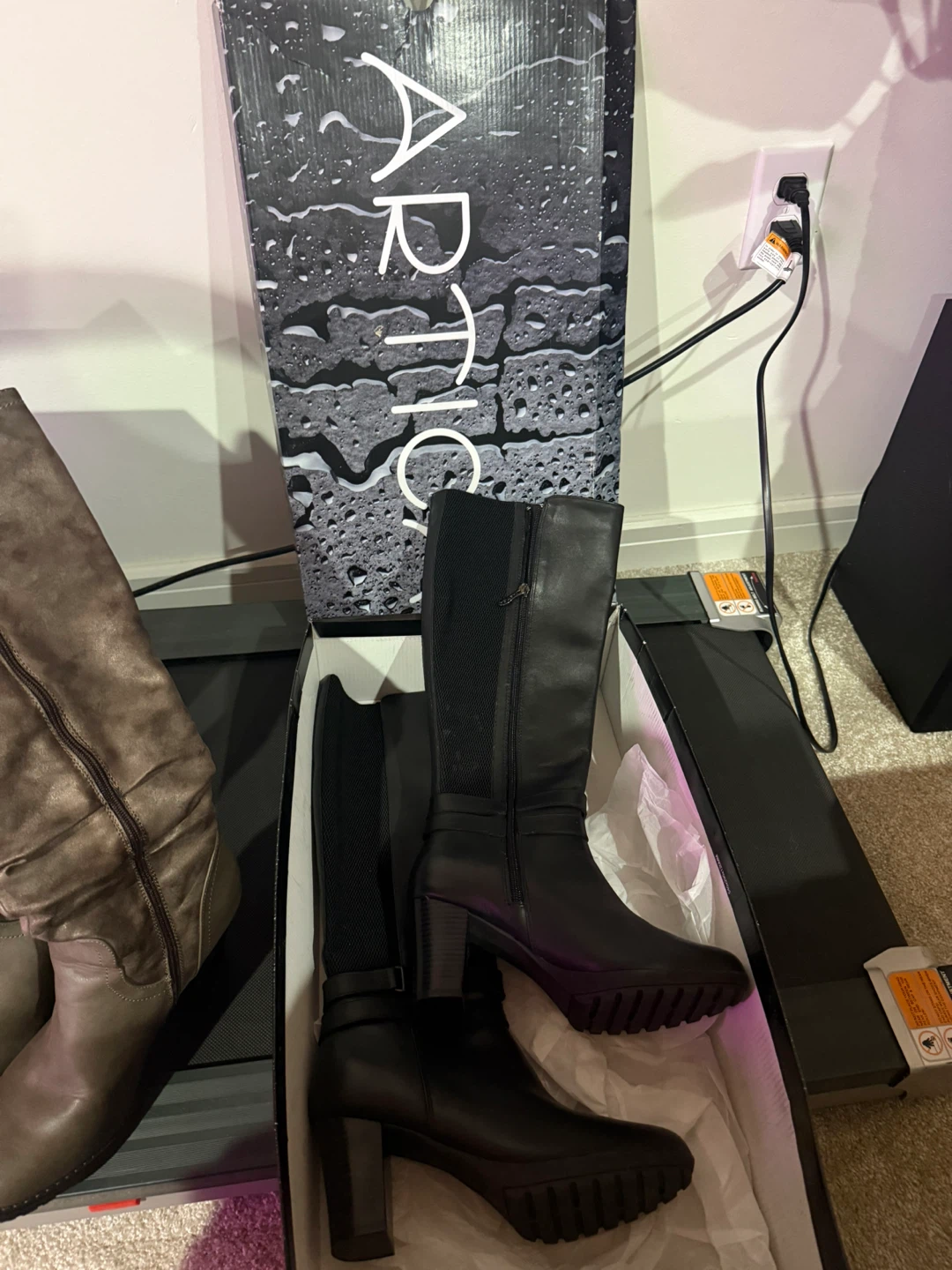 Artica Waterproof Black Boots - Size 8.5 - photo 2