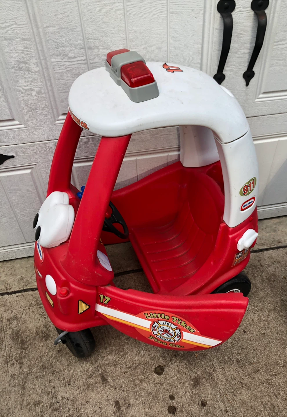 Little Tikes Cozy Coupe Fire Truck - photo 3