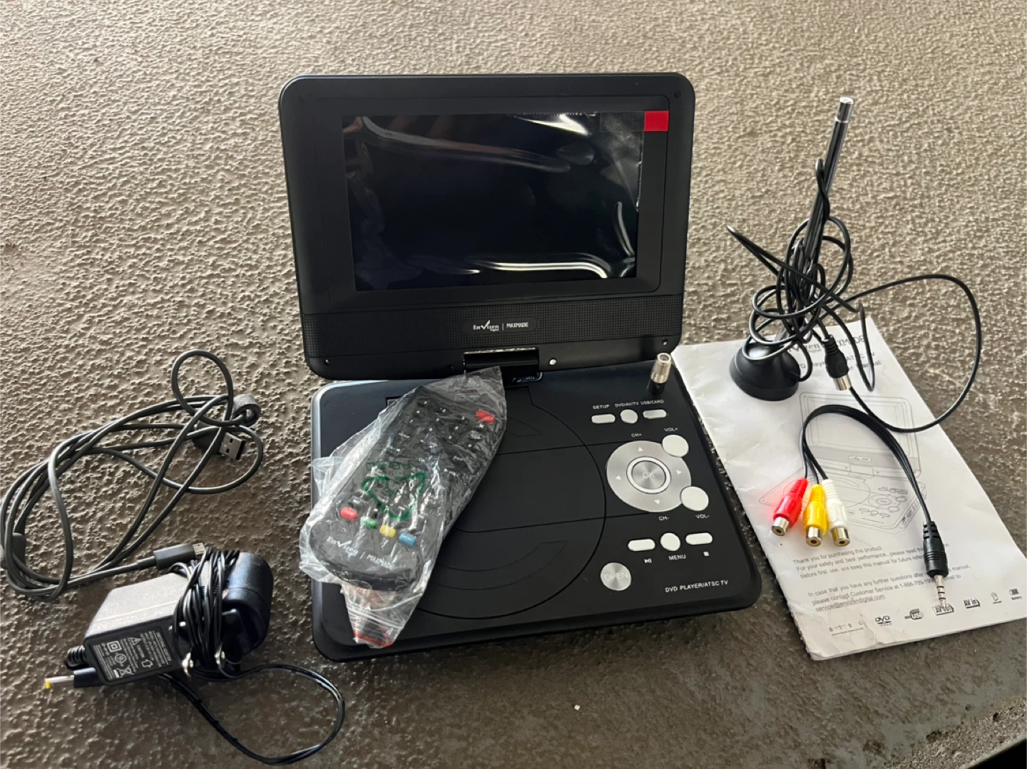 Envizen  Portable DVD Player with ATSC TV