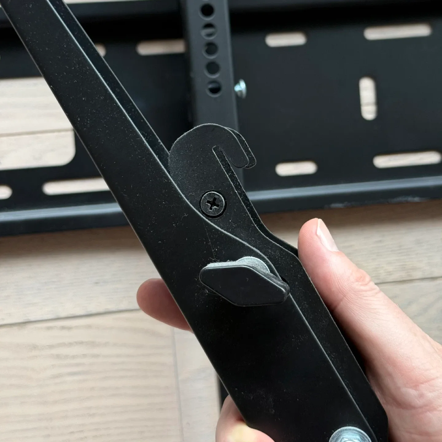 TV Wall Mount 55” image indicator(2)