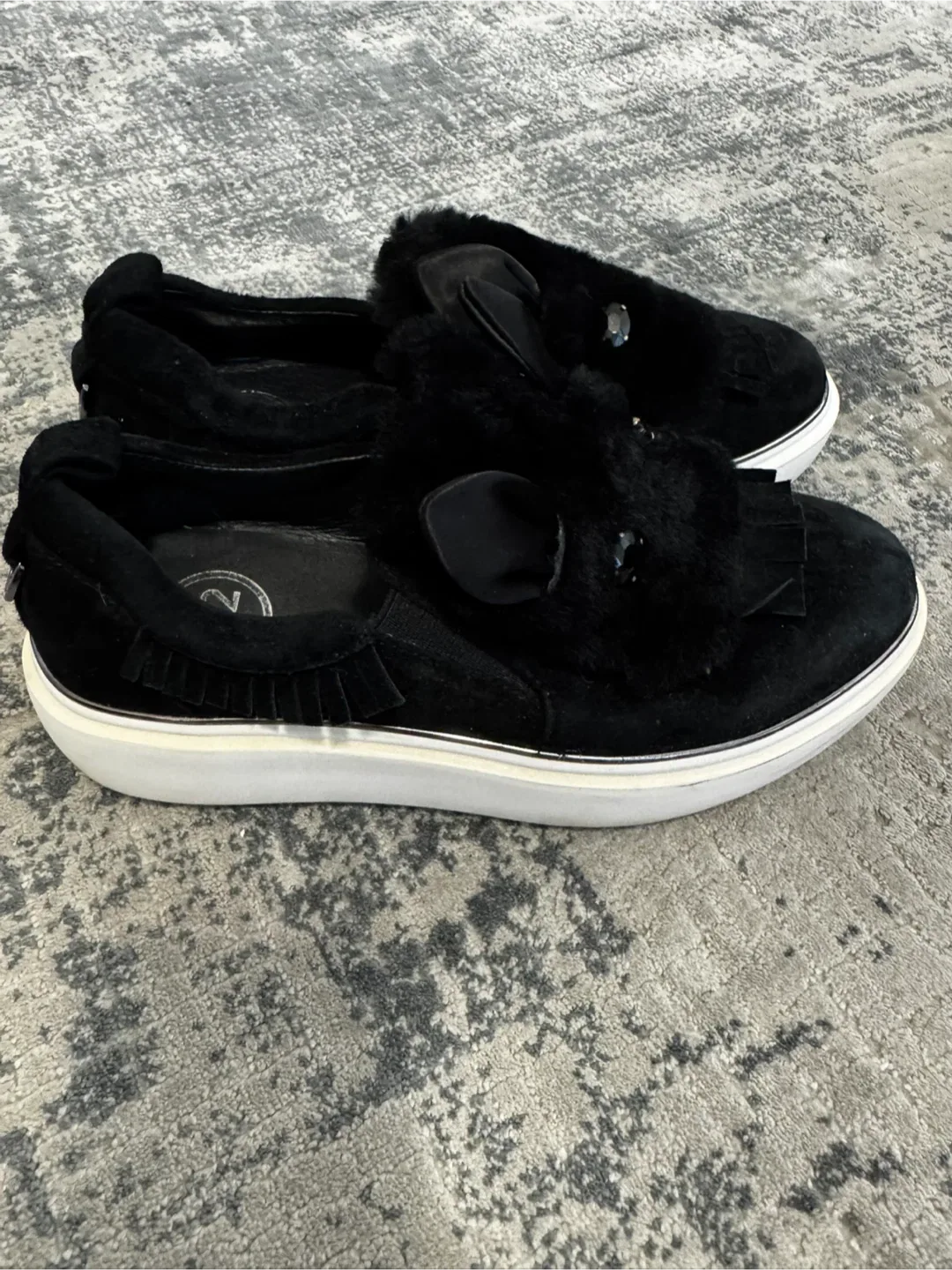 B2 black leather women shoes thumbnail