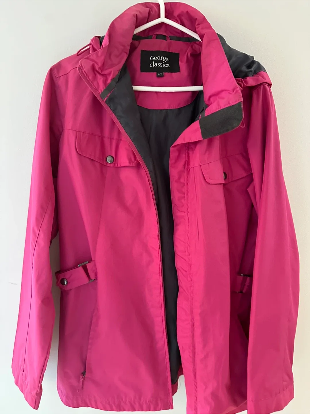 Women’s Sz Large Raincoat thumbnail