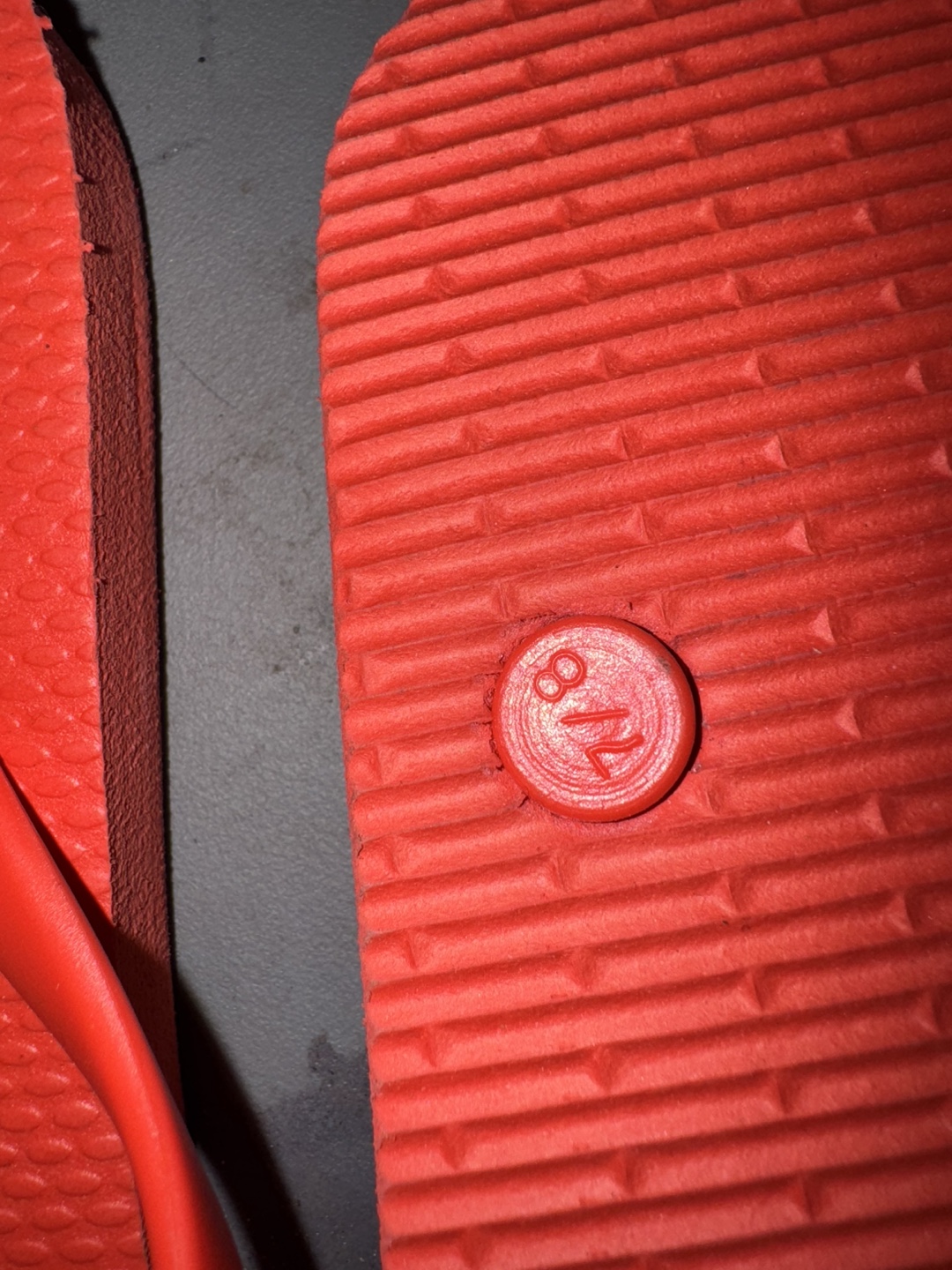 BB Collection Red Flip Flops - Size 7/8 - photo 2