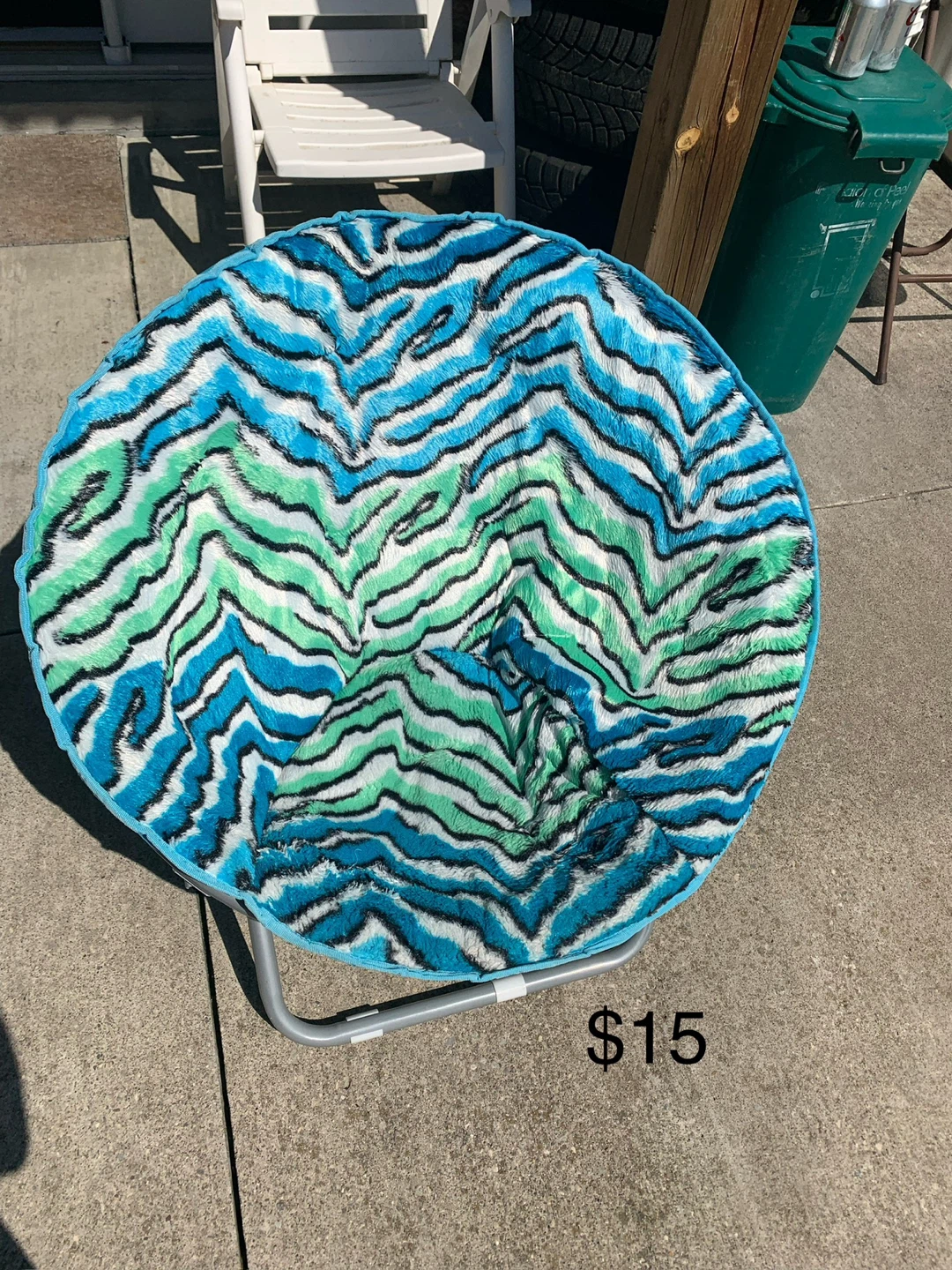 Swivel chairs,desk/table moving sale - photo 5