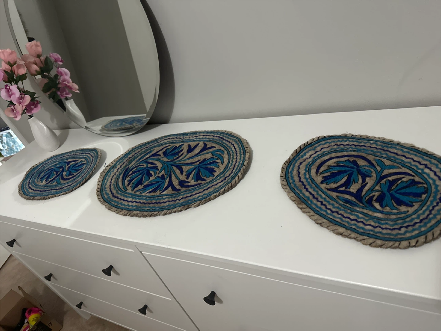 Handmade Embroidered Table Mats (Set of 3) - photo 2