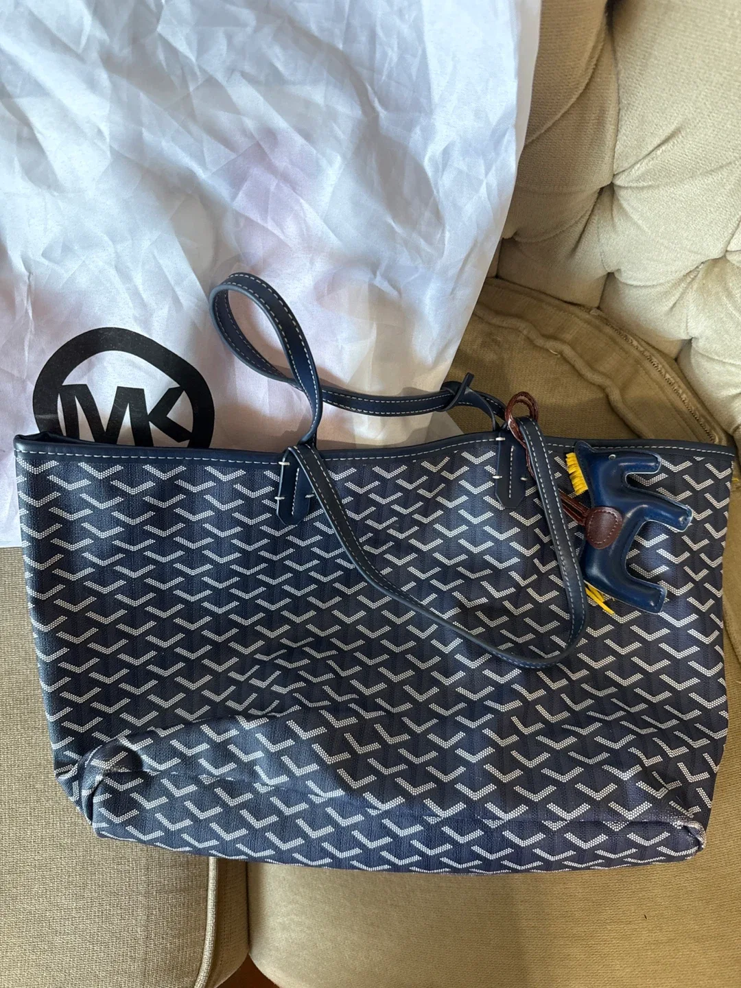 Michael Kors Pink & White Satchel/free tote bag image indicator(4)