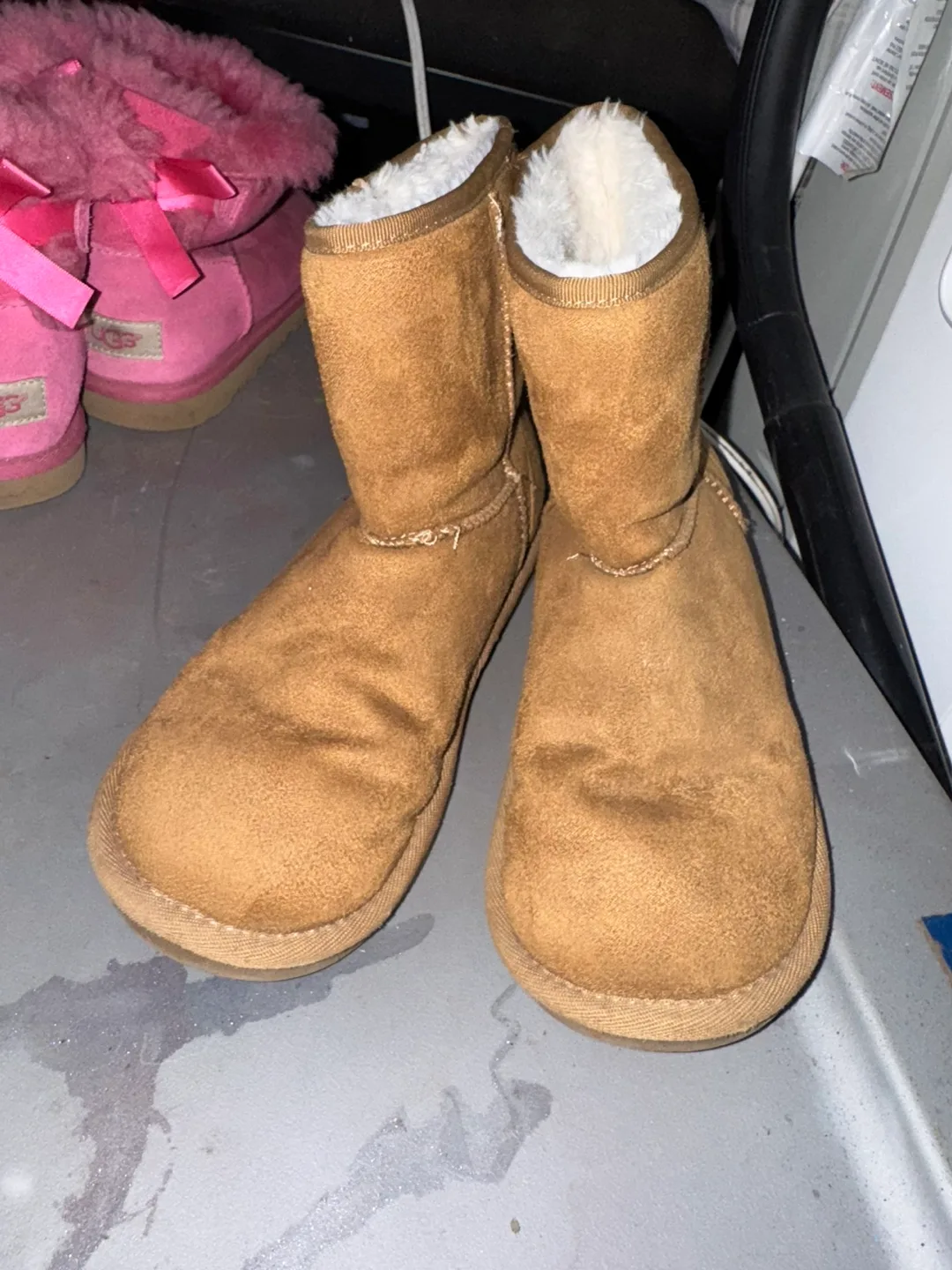 Kids Classic Short Boots - Size 3 thumbnail