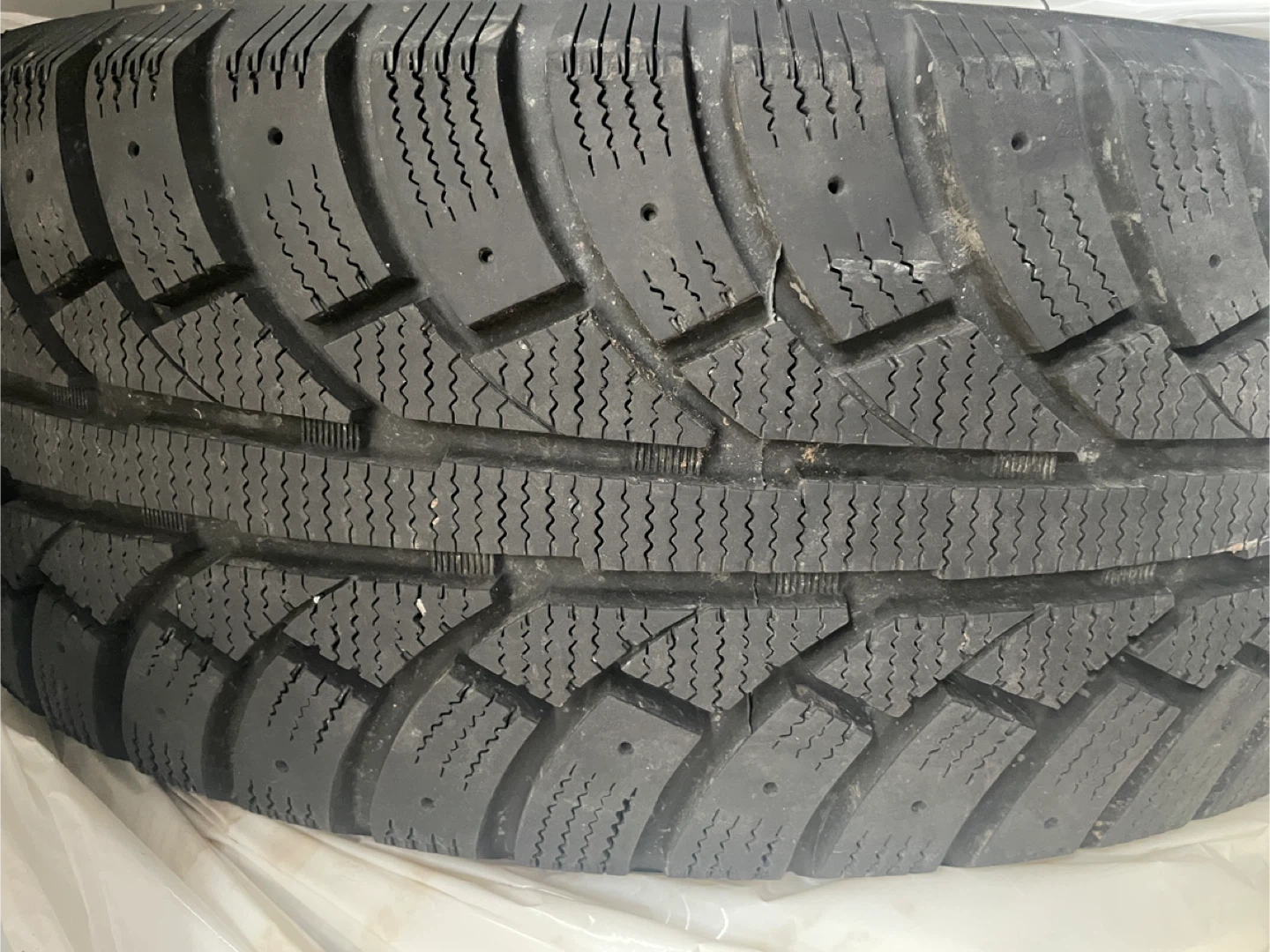 Westlake SW606 Winter Tire 215/60R16 - photo 4