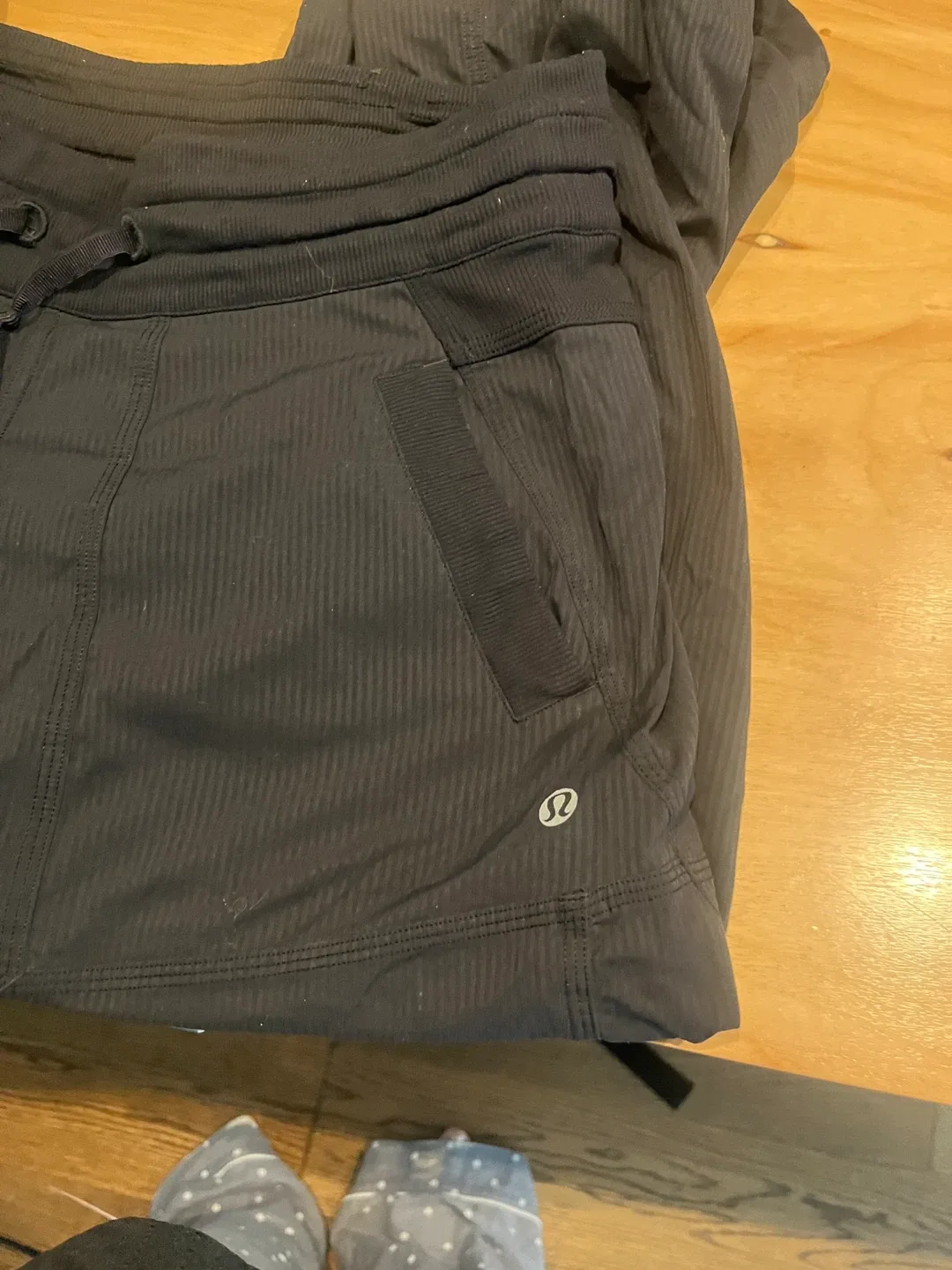 Lululemon Black Pants image indicator(4)