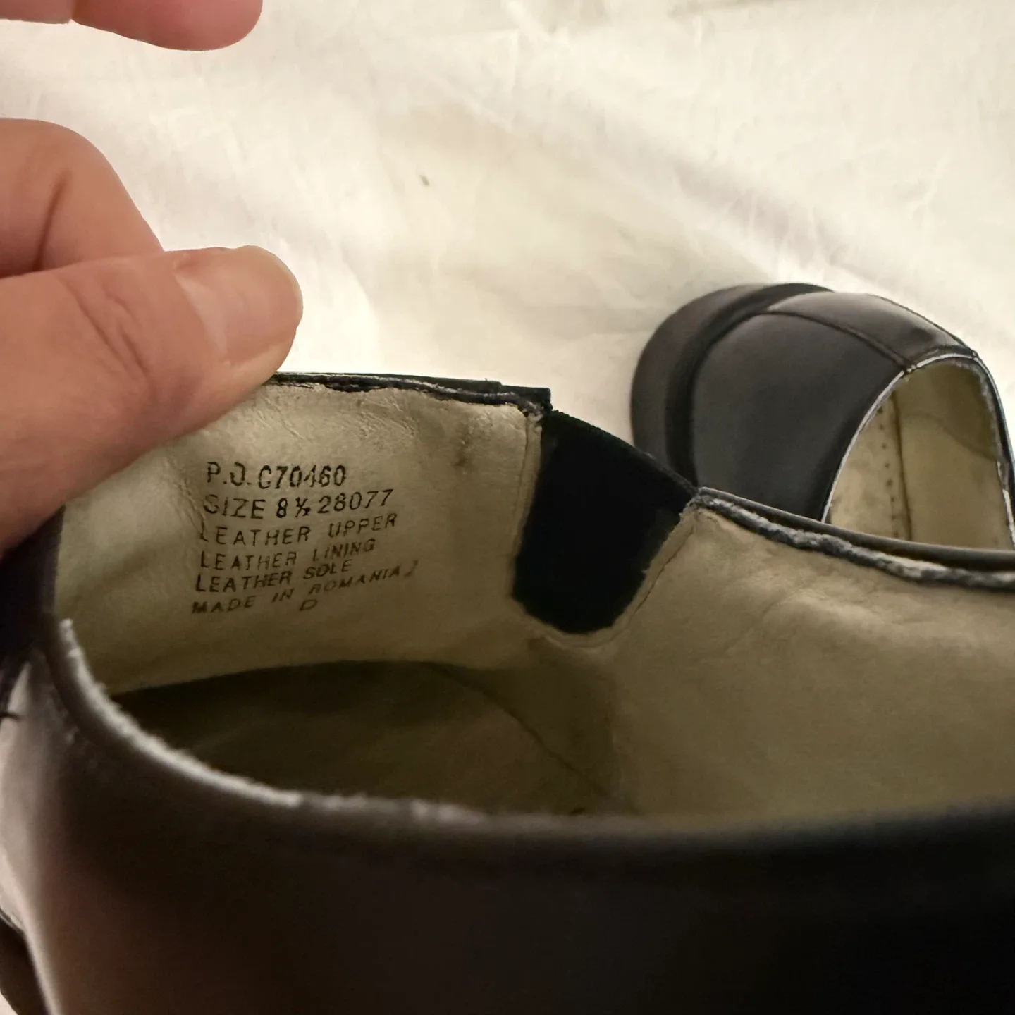 Kenneth Cole Black Leather Dress Shoes - Size 8.5 image indicator(4)