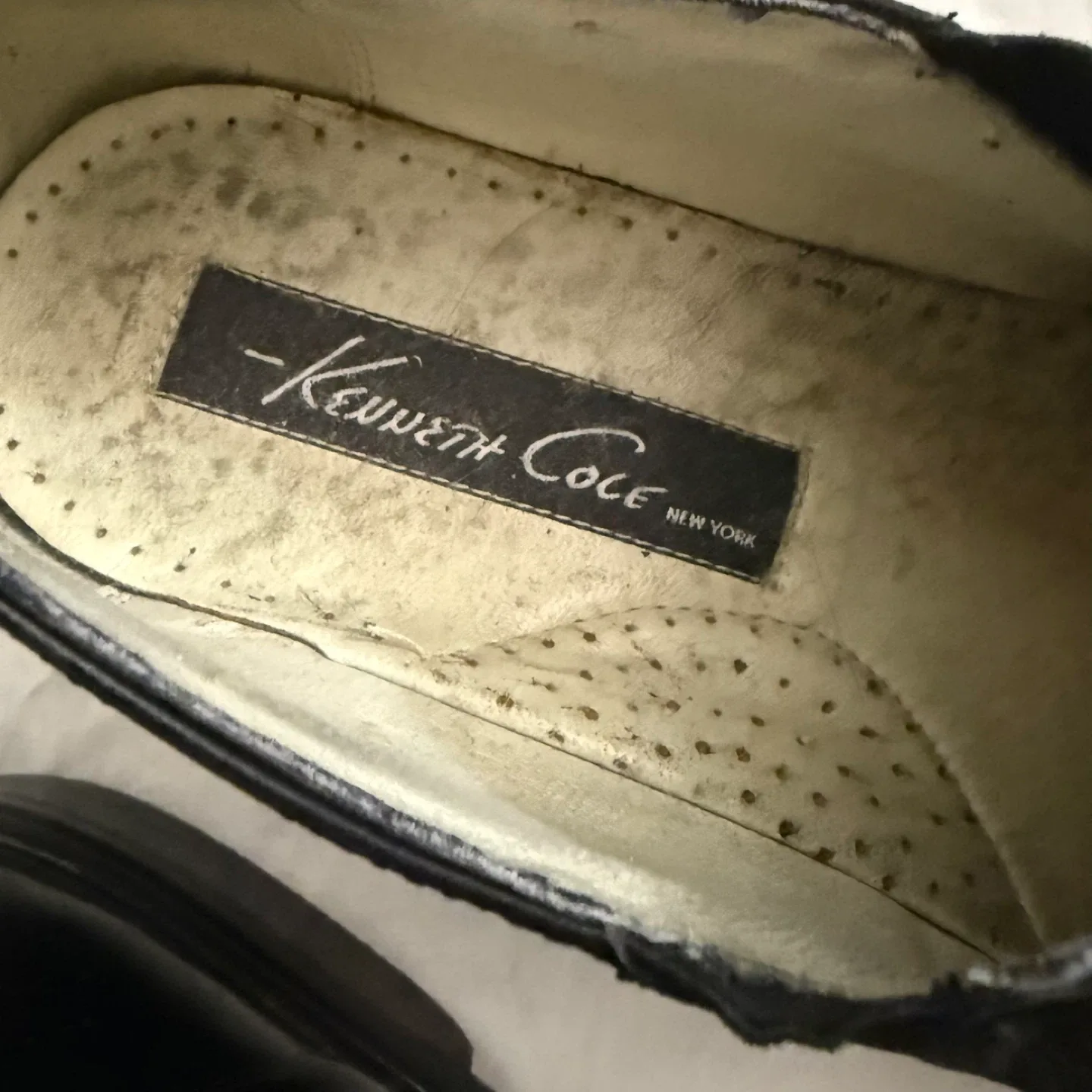 Kenneth Cole Black Leather Dress Shoes - Size 8.5 image indicator(3)