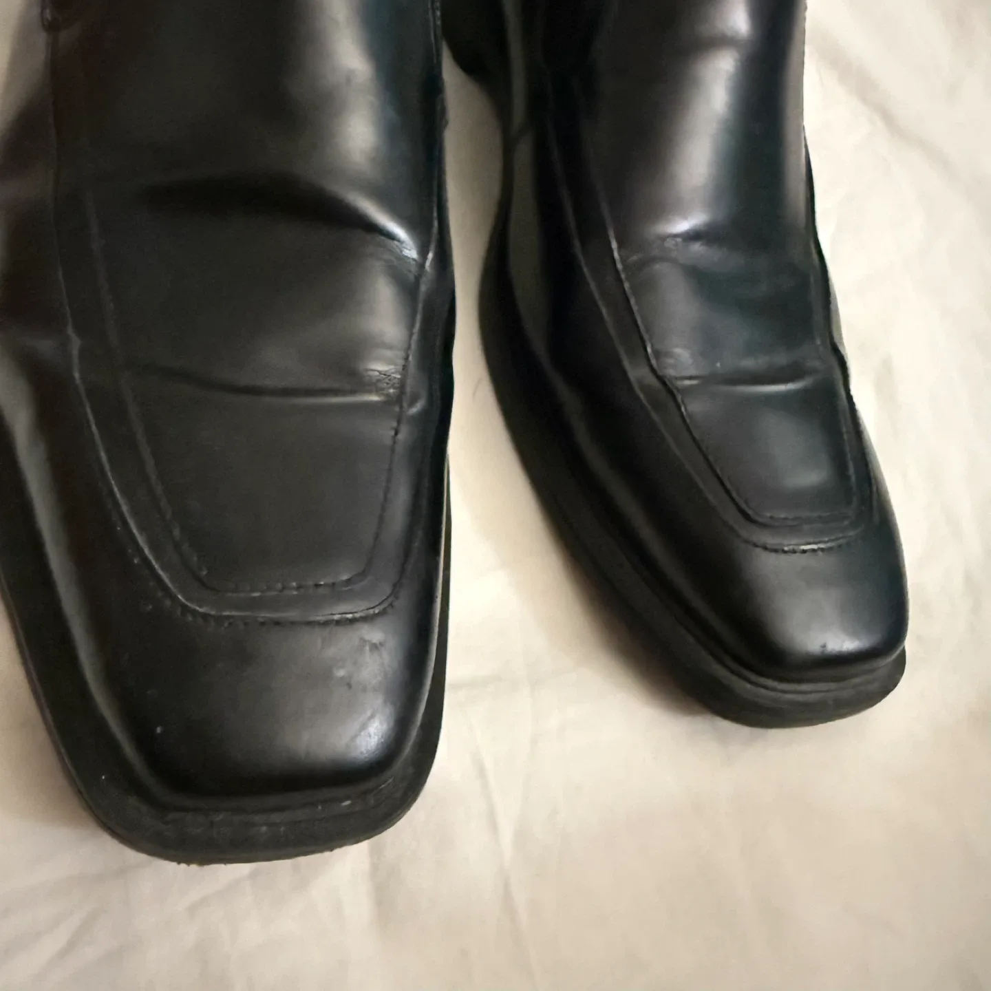 Kenneth Cole Black Leather Dress Shoes - Size 8.5 image indicator(2)