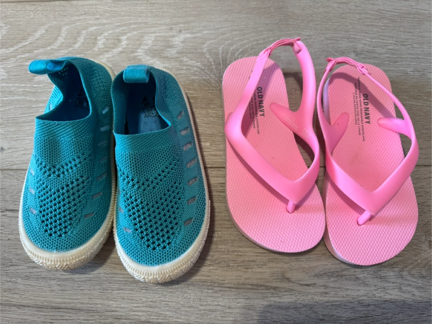 Jan & Jul Aqua Shoes & Old Navy flip flops S9