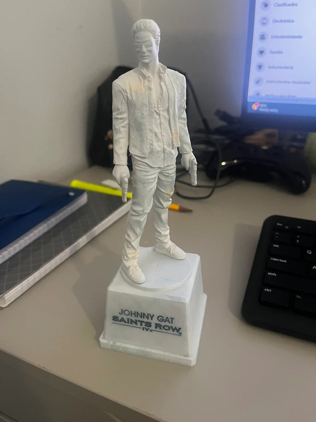 Johnny Gat Saints Row IV Statue image indicator(4)