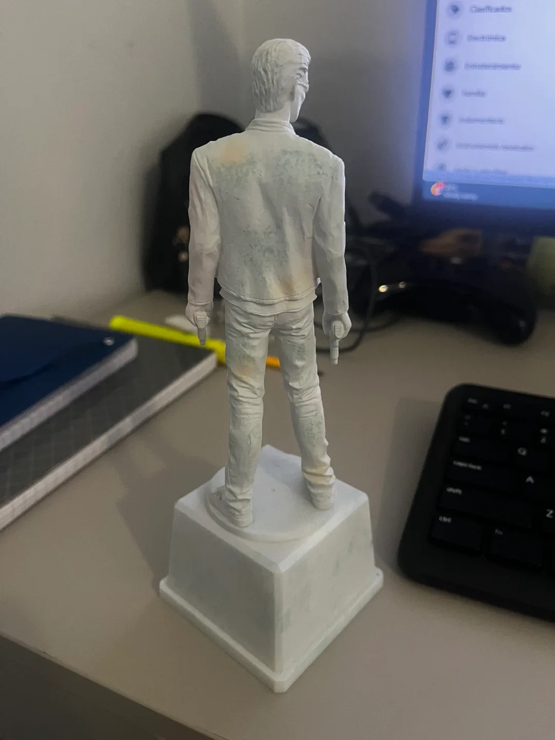 Johnny Gat Saints Row IV Statue image indicator(3)