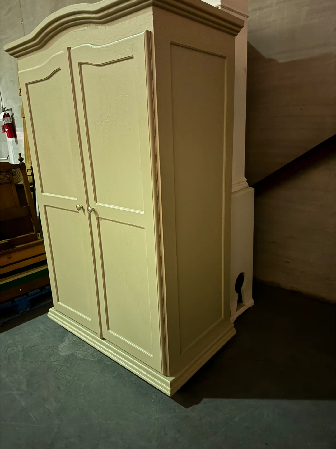 Cream-coloured Wardrobe - photo 2