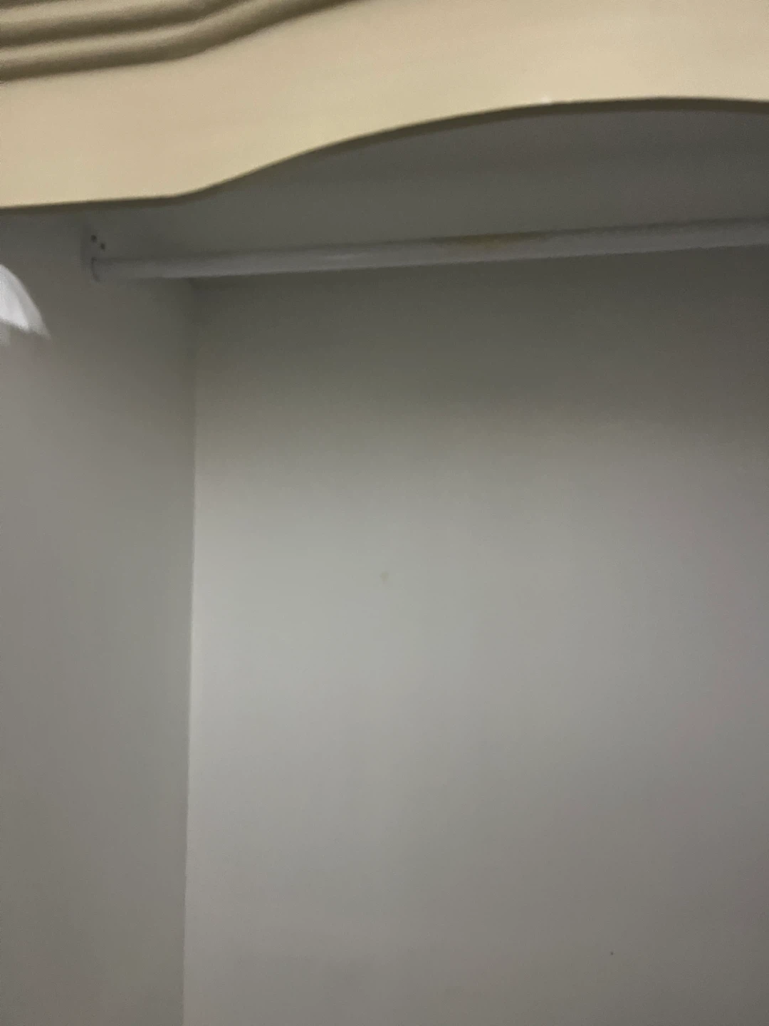 Cream-coloured Wardrobe - photo 4