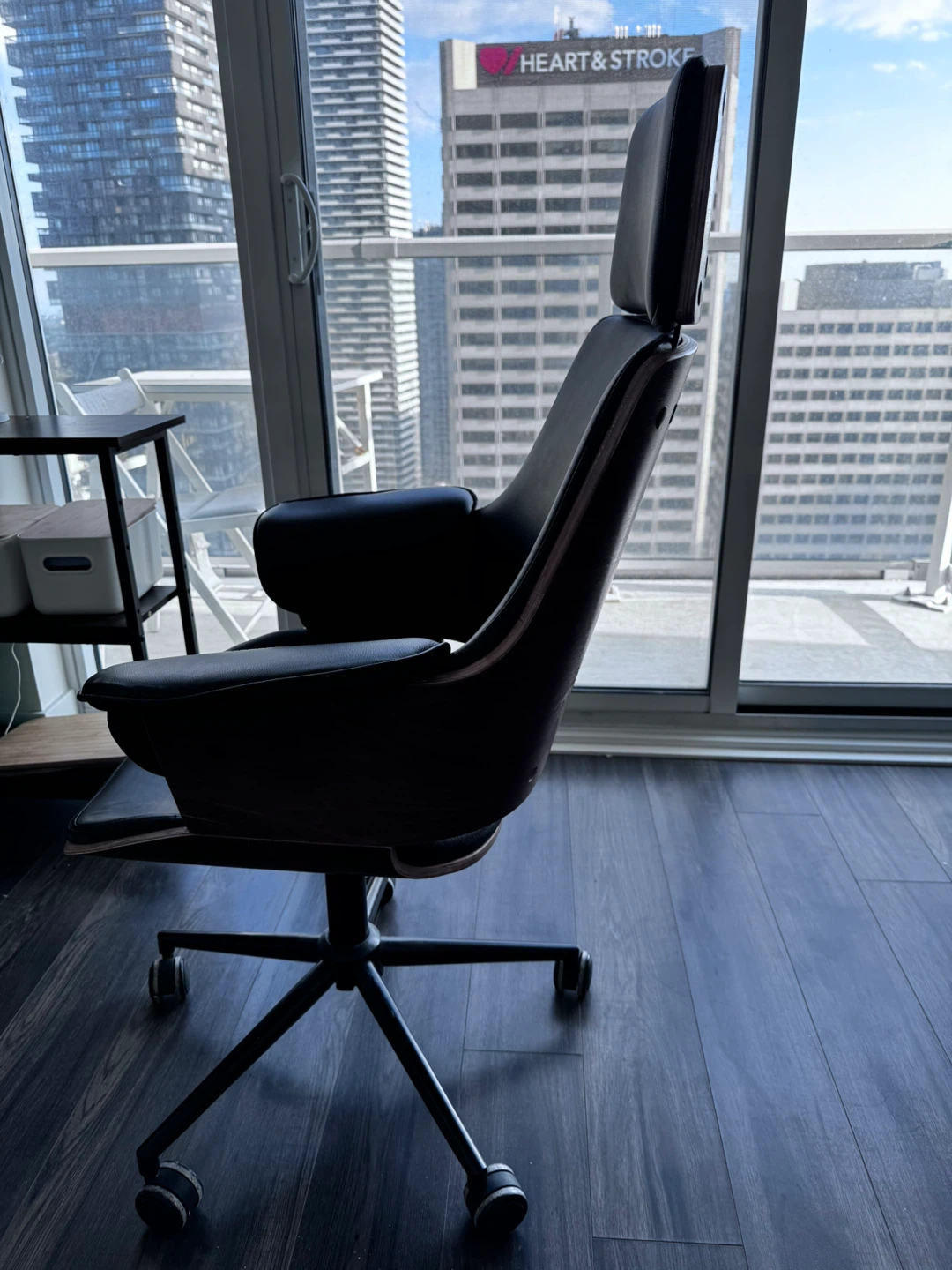 Structube cove Office Chair - Black Leather & Wood - photo 4