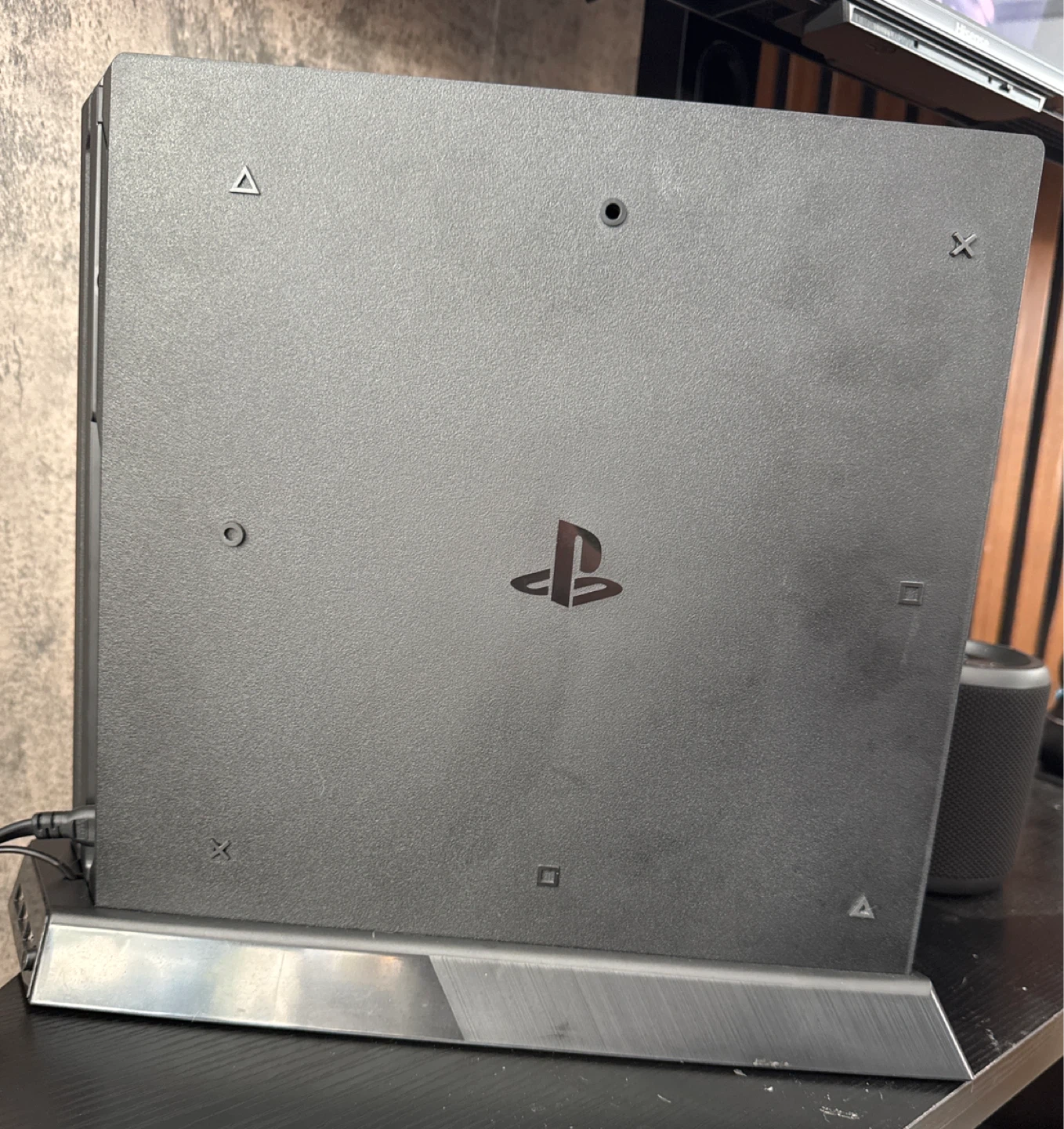 🥕 Sony PlayStation 4 Pro with 2 Controllers - photo 3