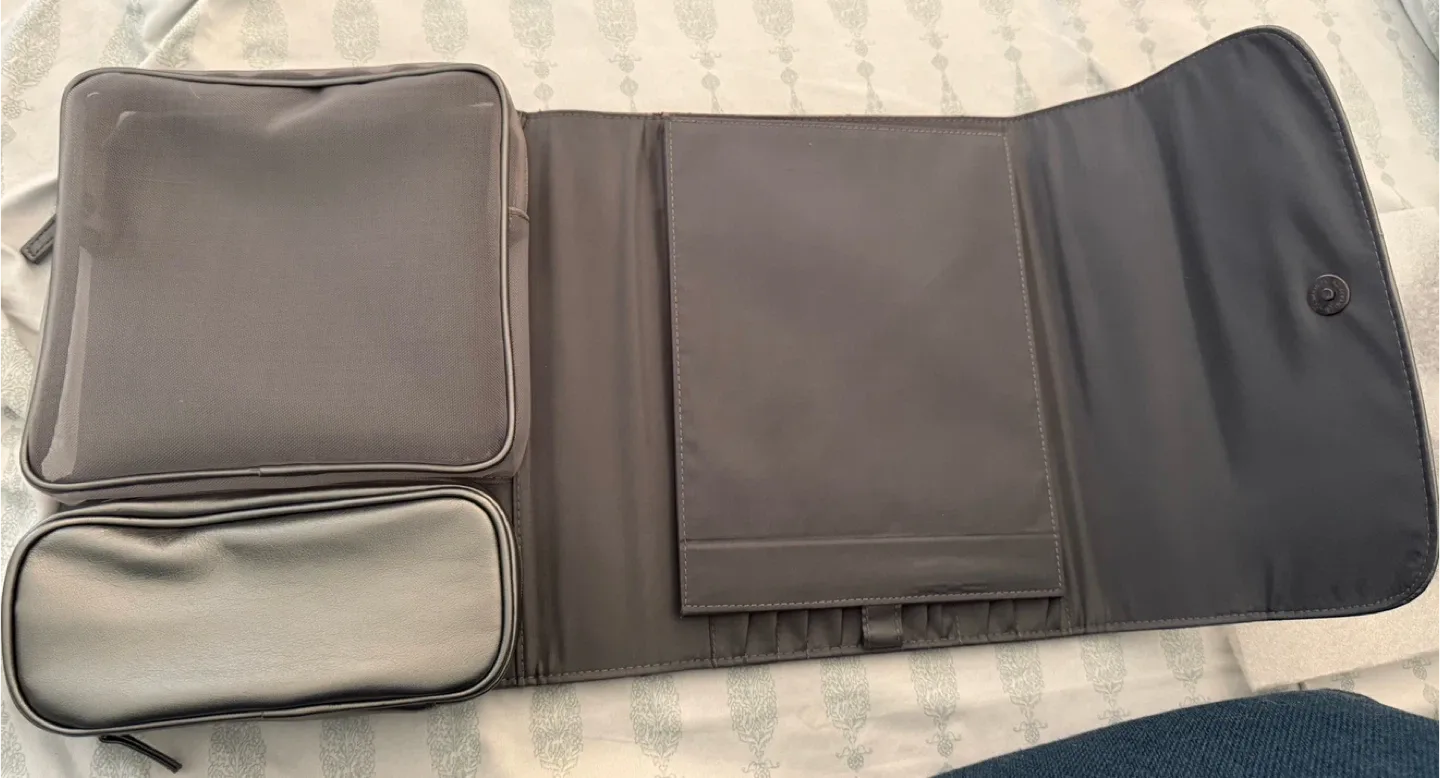 Dior Beauty Makeup Brush Case - Gray image indicator(2)