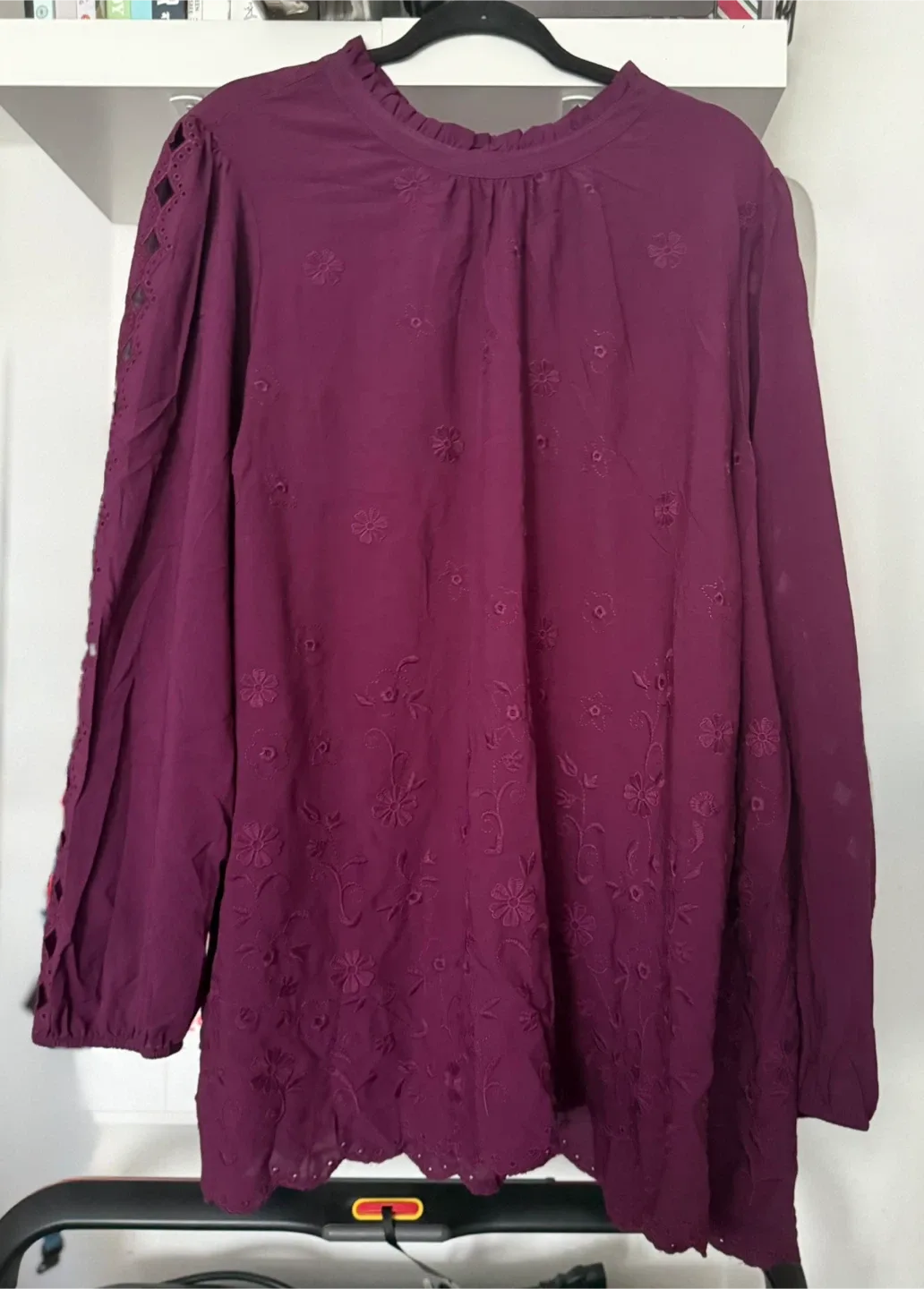 Torrid Plum Embroidered Top – Size 4 (26) image indicator(2)
