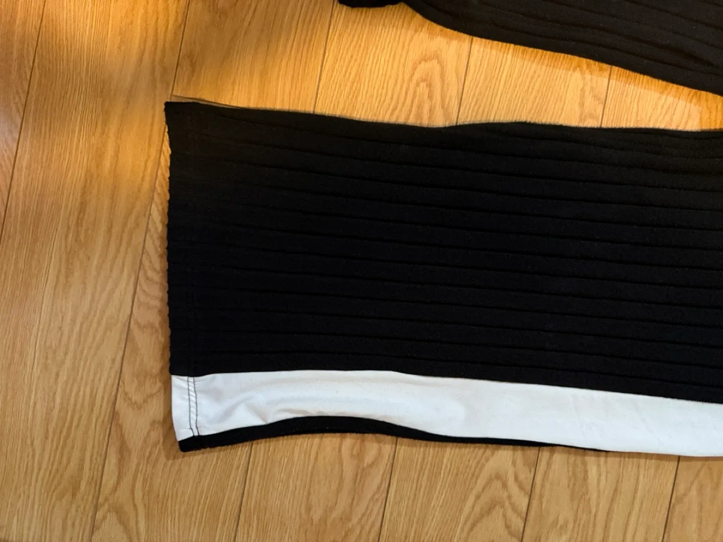 Women Black & White Tracksuit Set🥕 image indicator(2)