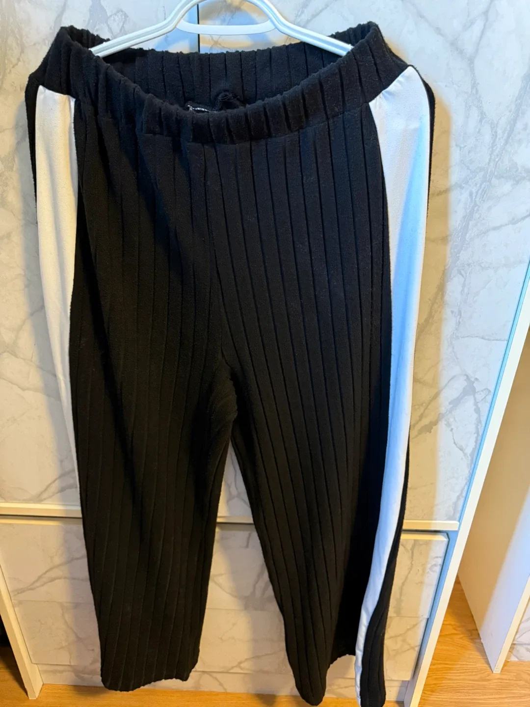 Women Black & White Tracksuit Set🥕 image indicator(4)