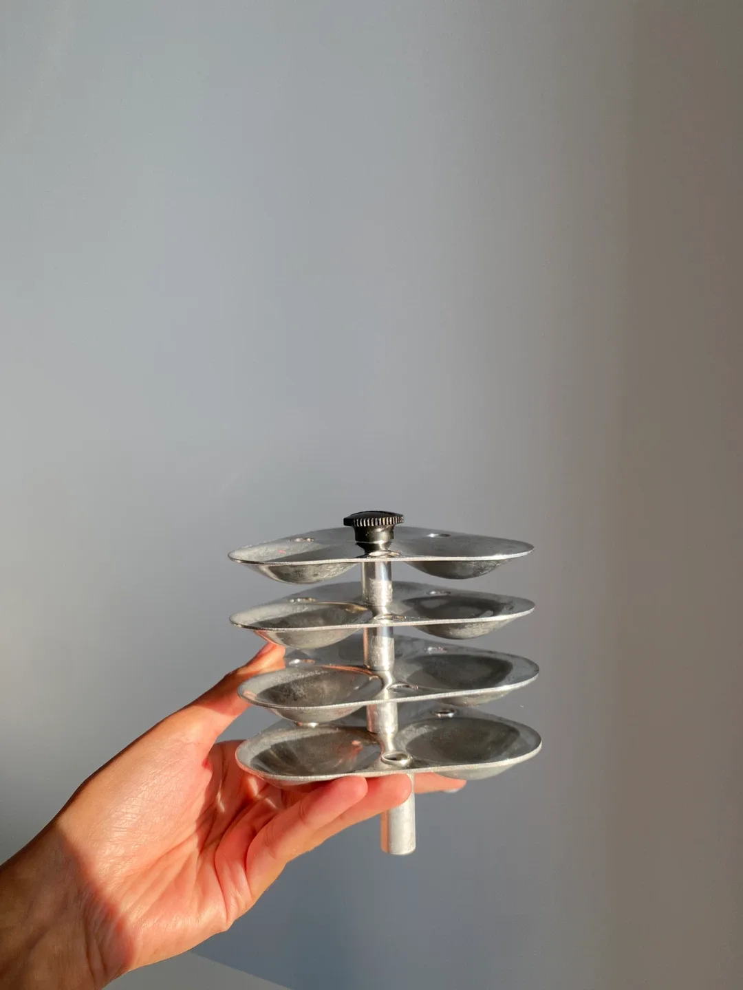 Hawkins Idli and Dumpling Steamer Stand image indicator(2)