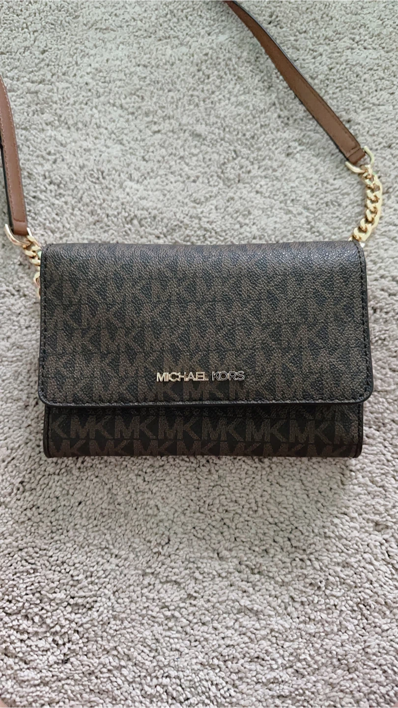 Michael Kors Sling Wallet - photo 2