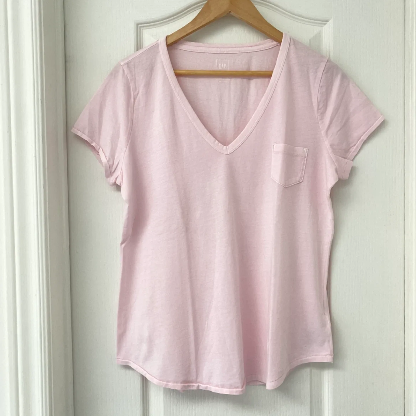 GAP V Neck T-shirt’s / 4 for $15.00 image indicator(2)