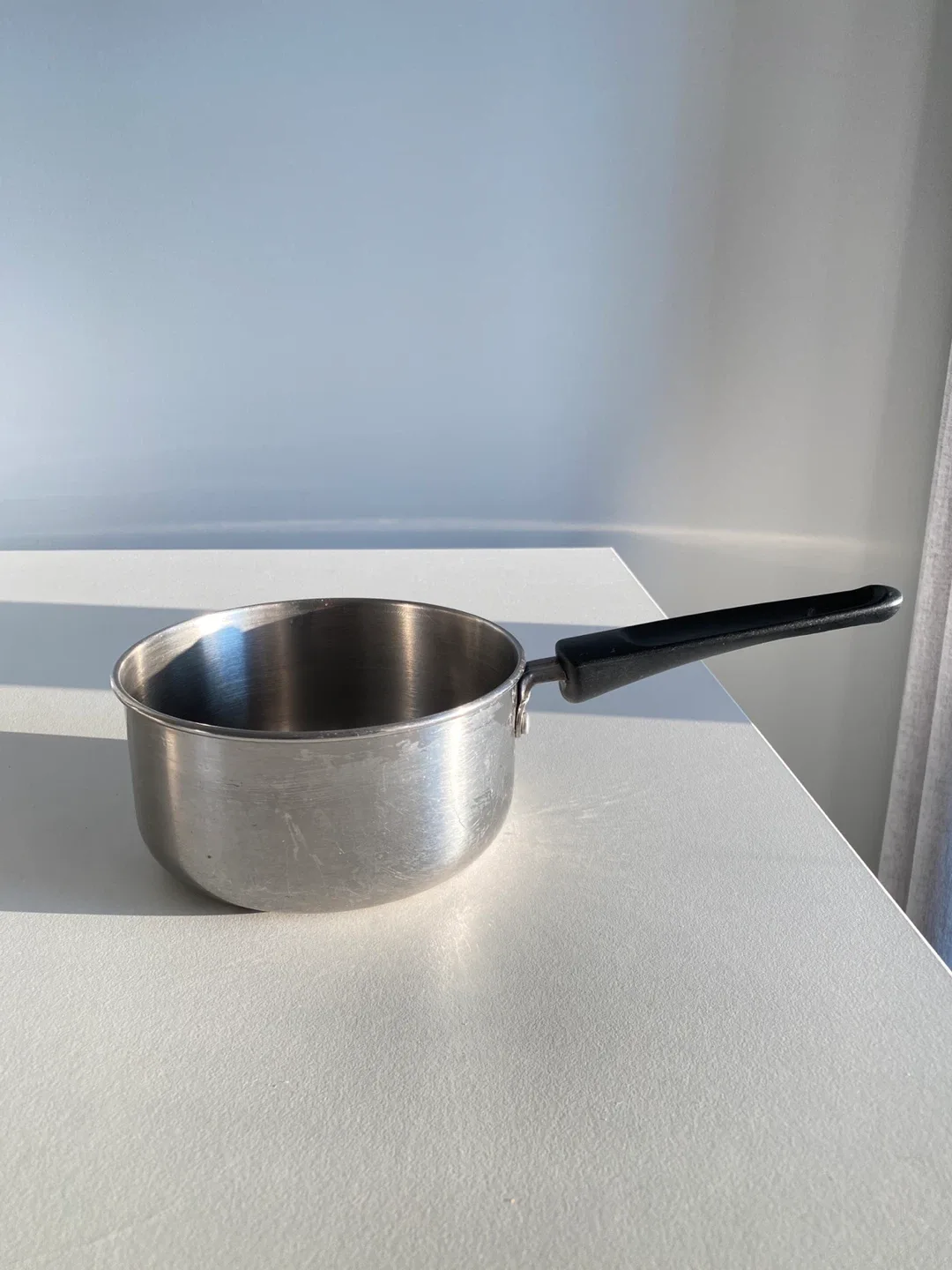 Stainless Steel Saucepan + 2 FREE Strainers image indicator(2)