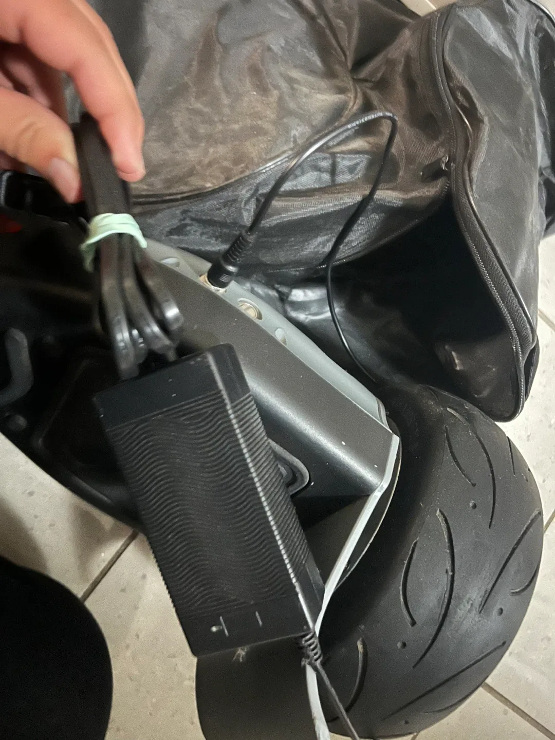 Black Hoverboard with Carrying Bag image indicator(5)