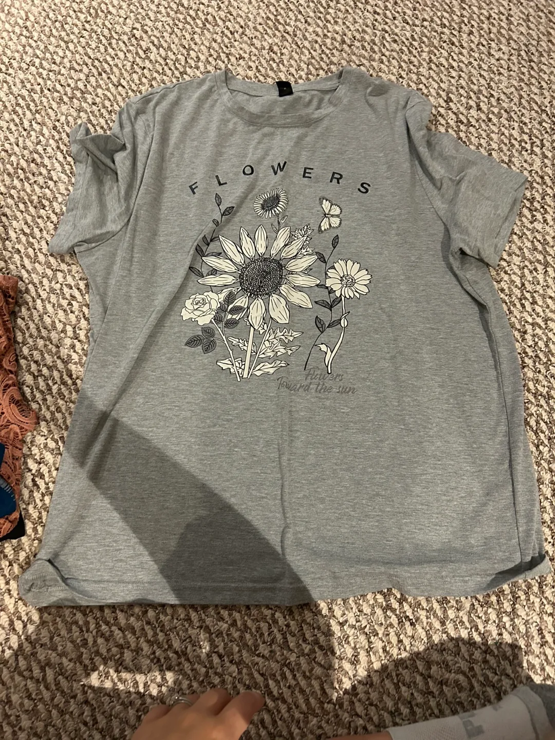 Shein Gray Flowers T-Shirt - XL thumbnail