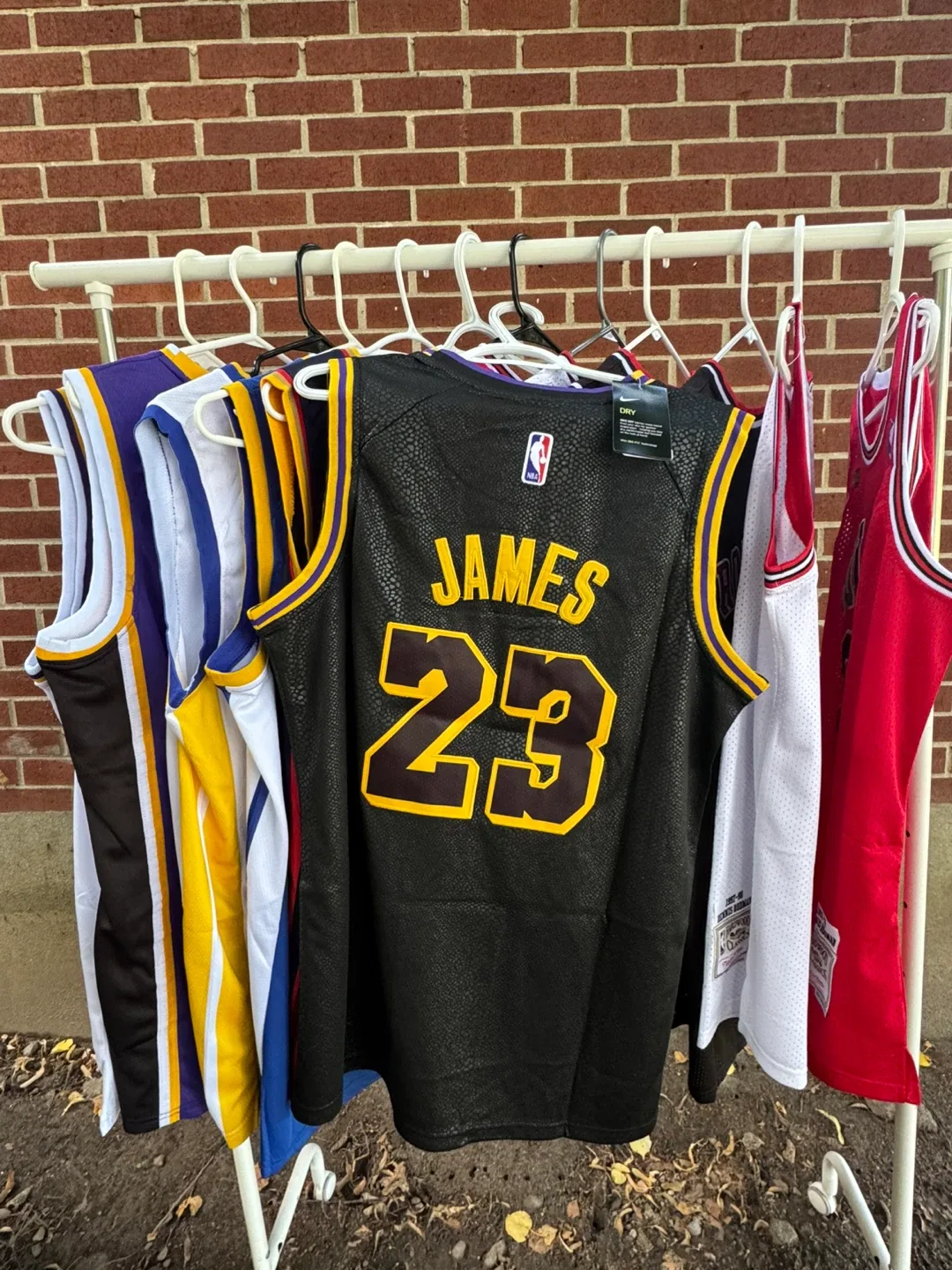 Nike Lakers LeBron James #23 Jersey image indicator(2)