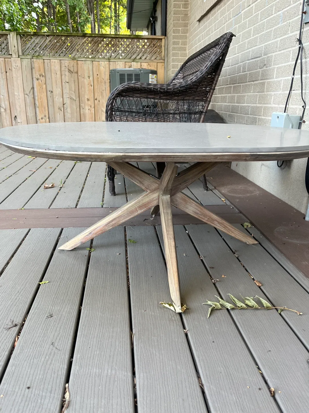 Round Concrete Top outdoor table image indicator(2)