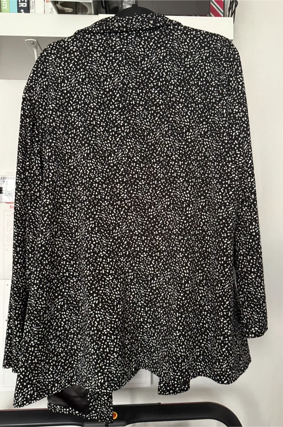 Torrid Black & White Dotted Open Blazer – Size 3 (22/24) image indicator(4)