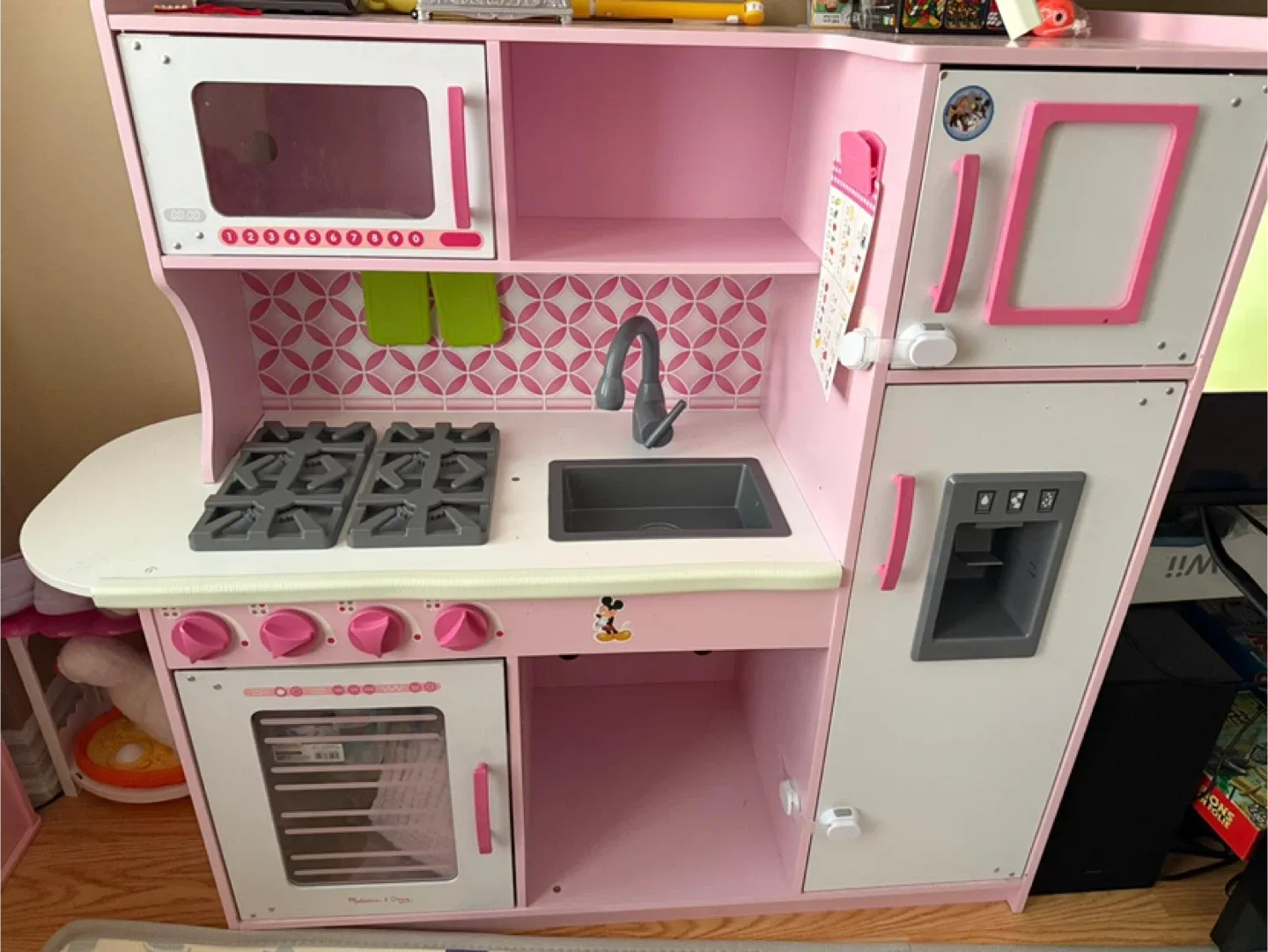 Melissa & Doug Pink Wooden Play Kitchen