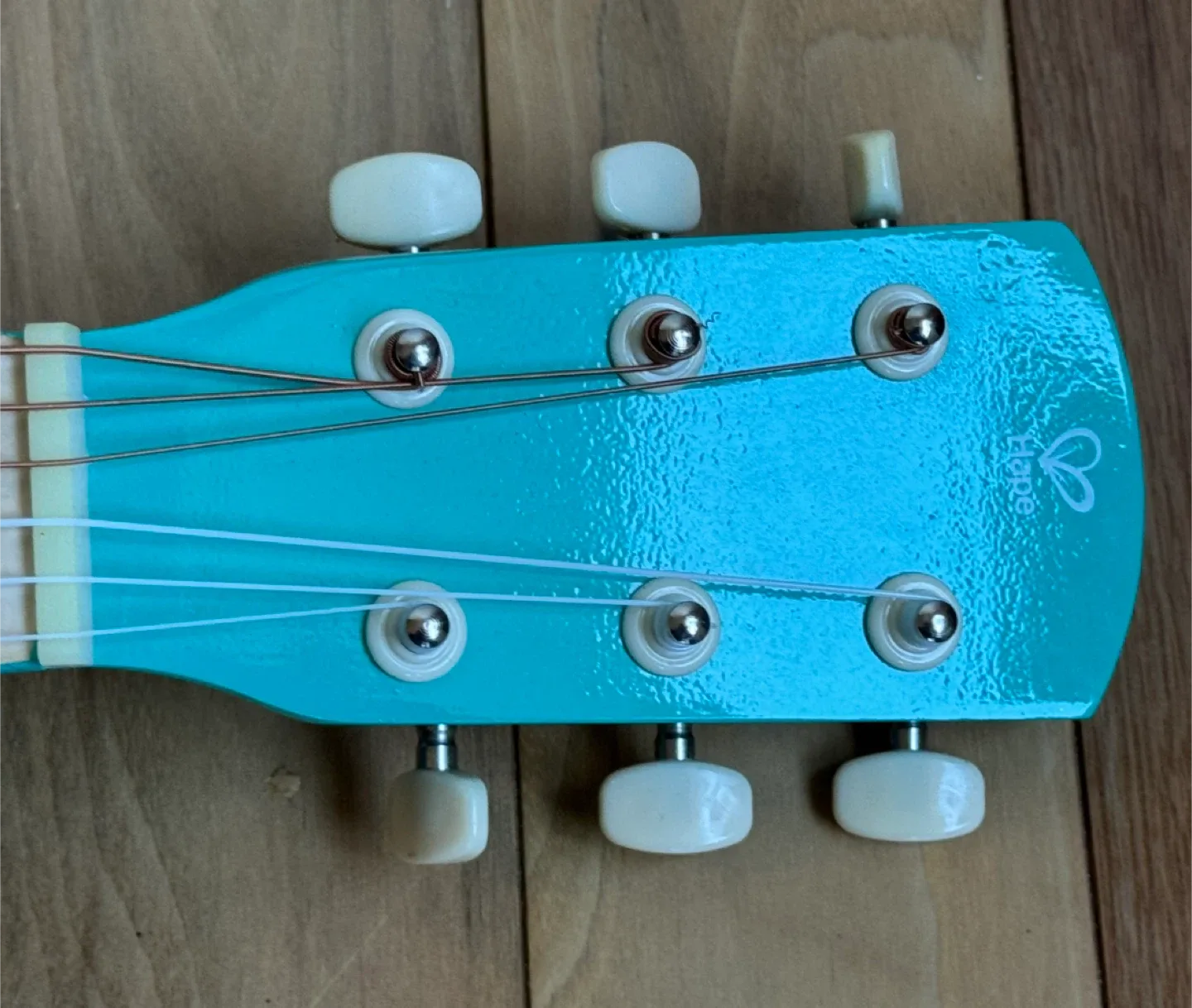 Hape Kid's Wooden Guitar image indicator(2)