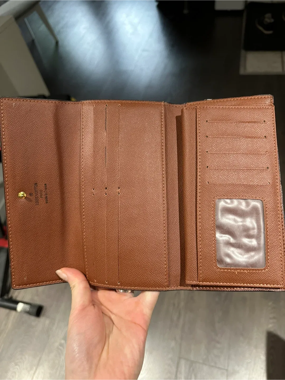 Louis Vuitton Wallet image indicator(5)
