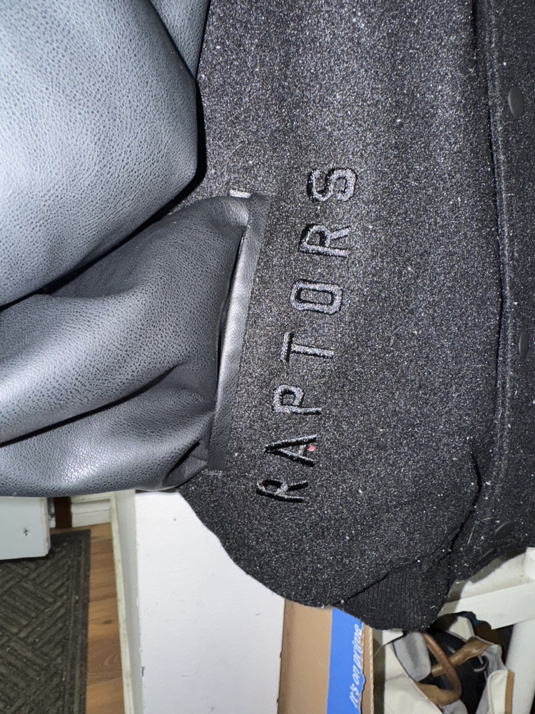 Toronto Raptors NBA Varsity Jacket - Size L - photo 2