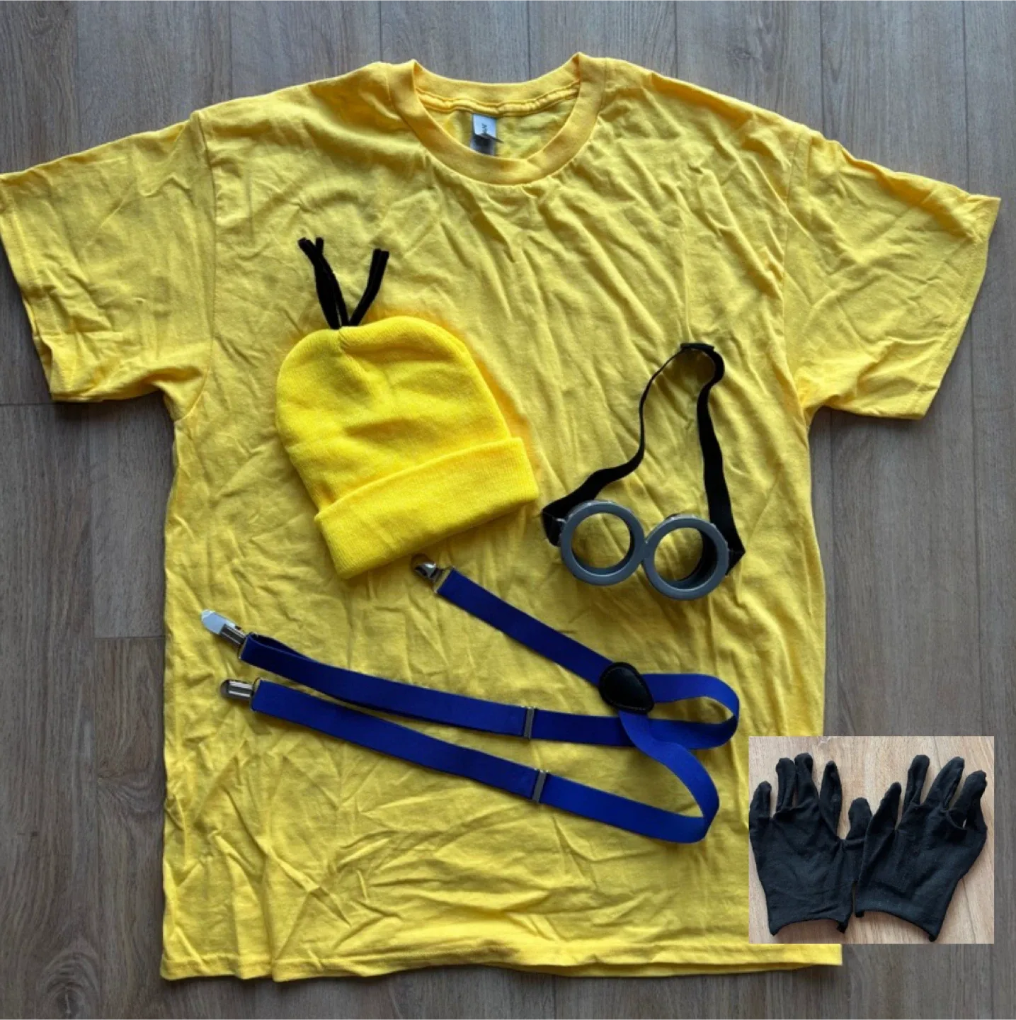 Adult Minions Halloween Costume - Large T-Shirt & Accessories thumbnail
