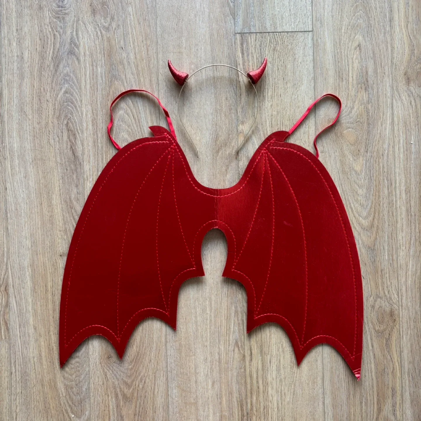 Devil Halloween Costume: Glitter Horns Headband & Wings thumbnail