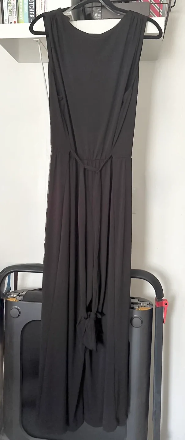 Black V-Neck Jumpsuit – Hemmed for 5’0” – Size 2X – NWT image indicator(4)