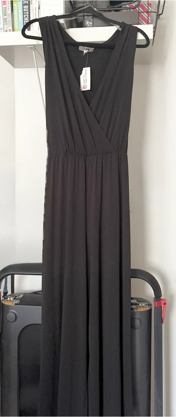 Black V-Neck Jumpsuit – Hemmed for 5’0” – Size 2X – NWT image indicator(2)