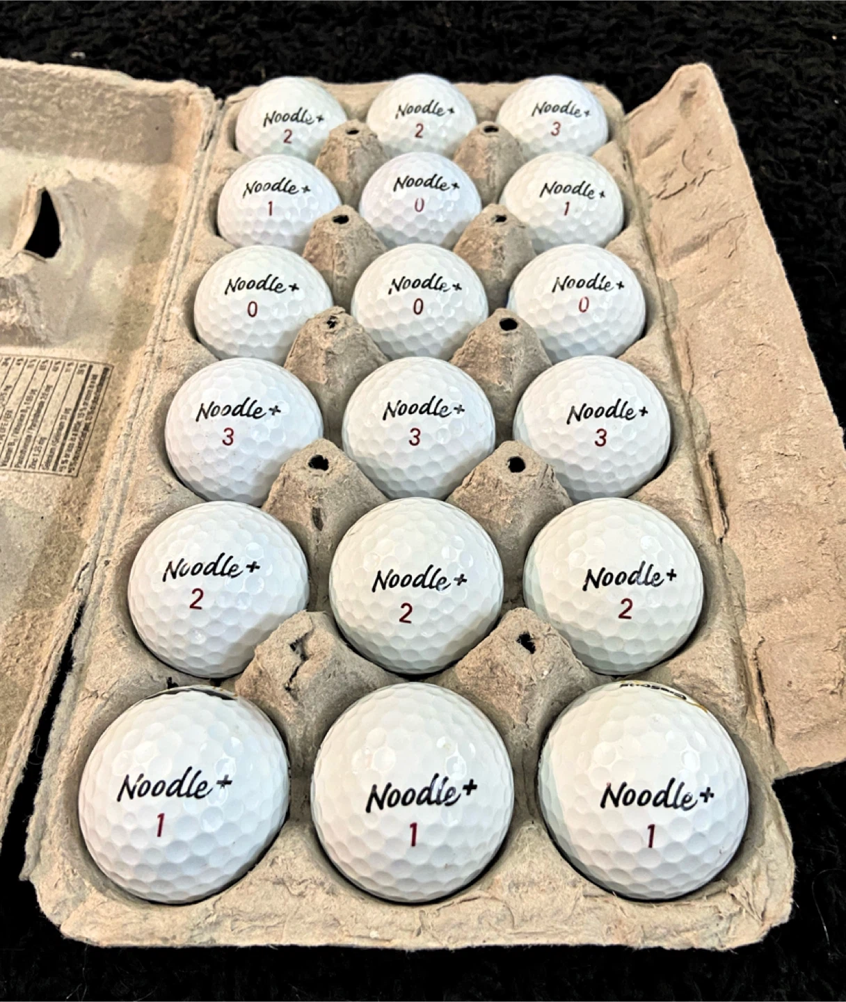 18 Taylormade Noodle+ Golf Balls