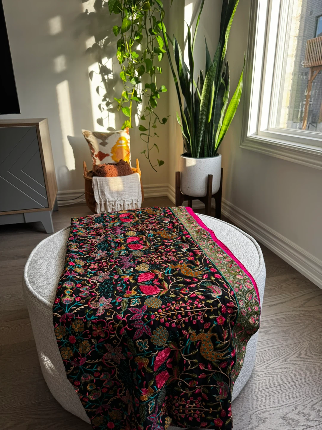 Shikargah Embroidered Shawl - photo 3