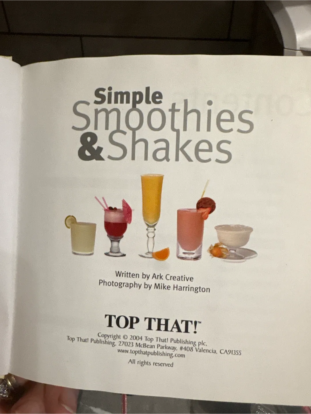 Simple Smoothies & Shakes Cookbook. 🥕 image indicator(2)
