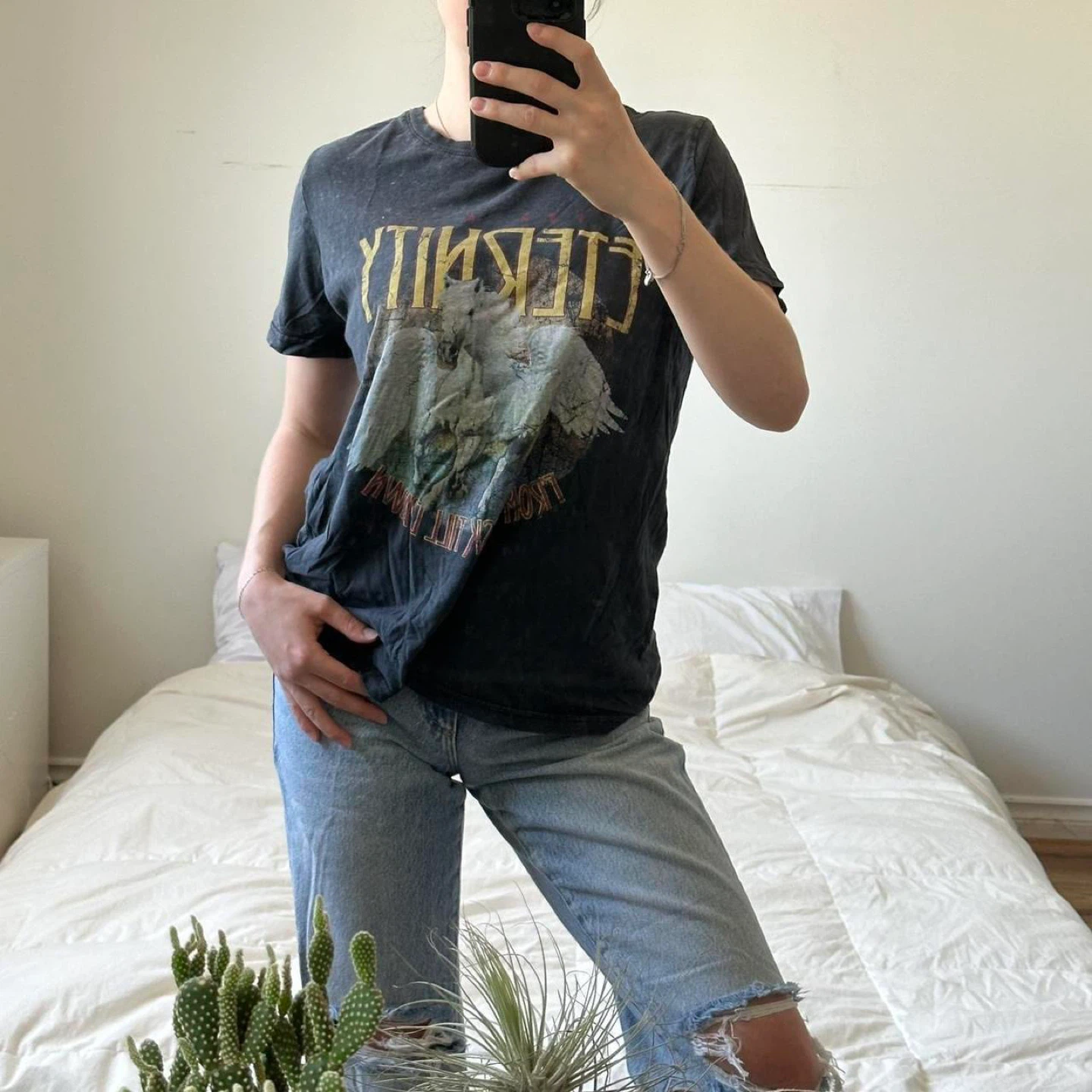 Faded grey graphic band tee - photo 2