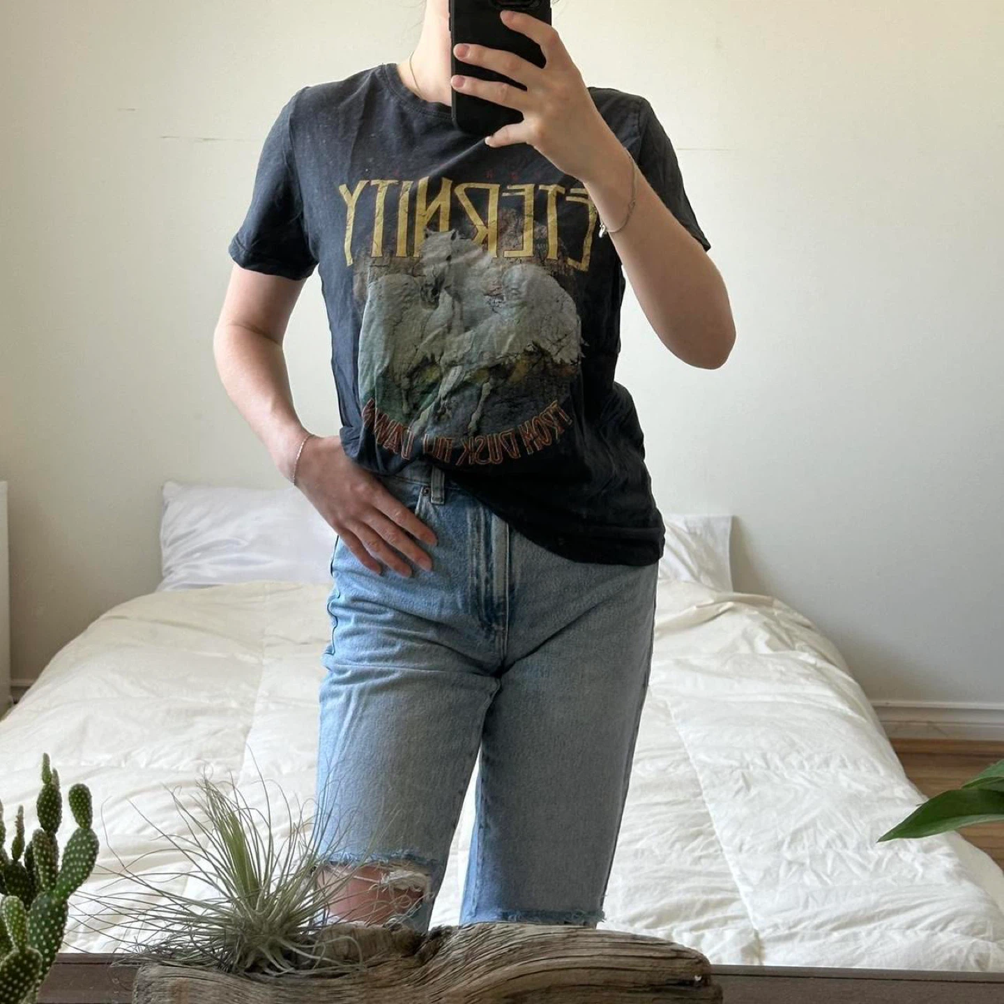 Faded grey graphic band tee - photo 4
