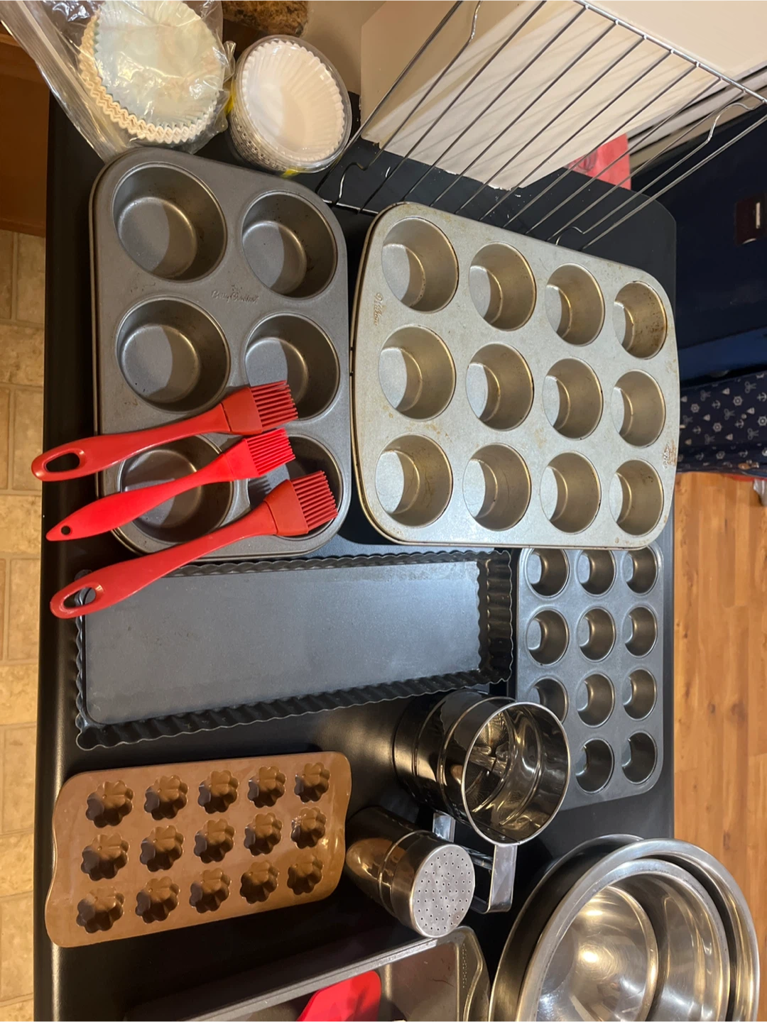 Baking Supplies Bundle - Muffin Tins, Bowls, Tools - photo 2